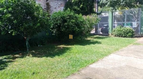 Casa sobrado no Passo D'areia de 3 dormitórios e 3 vagas