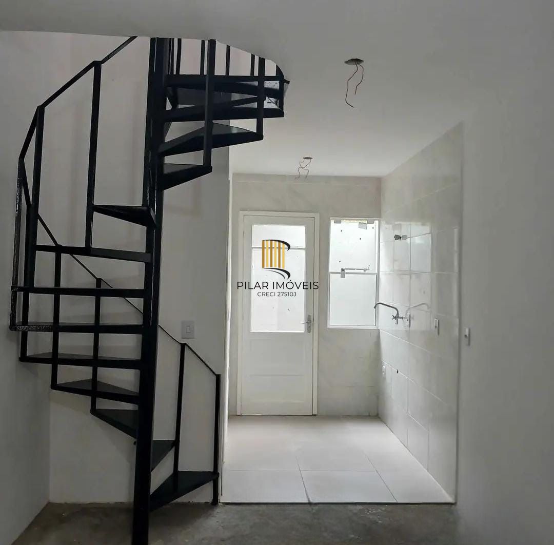 Sobrado 2 dormitórios no bairro Hípica