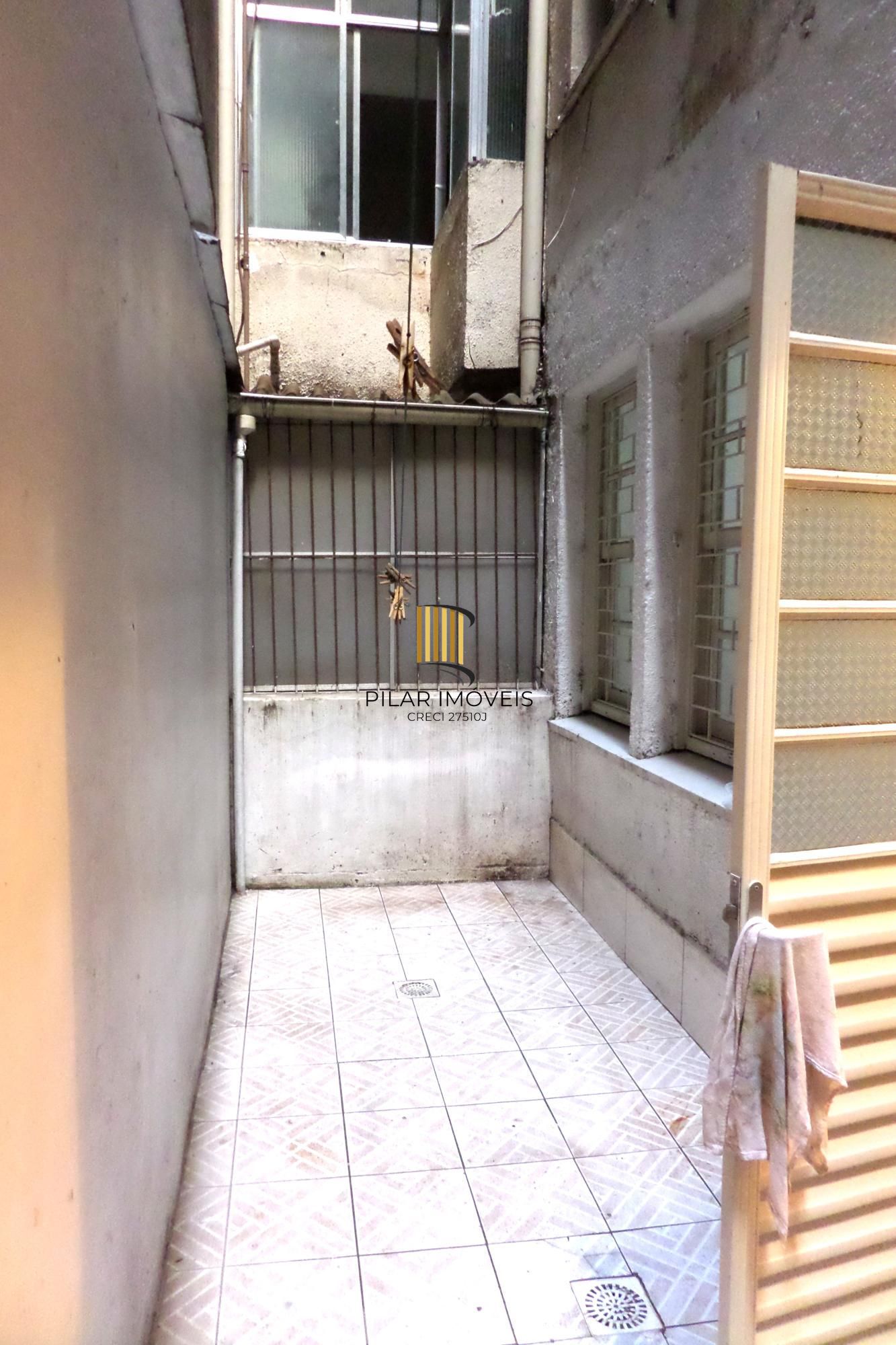Apartamento no Centro de 1 dormitório desocupado