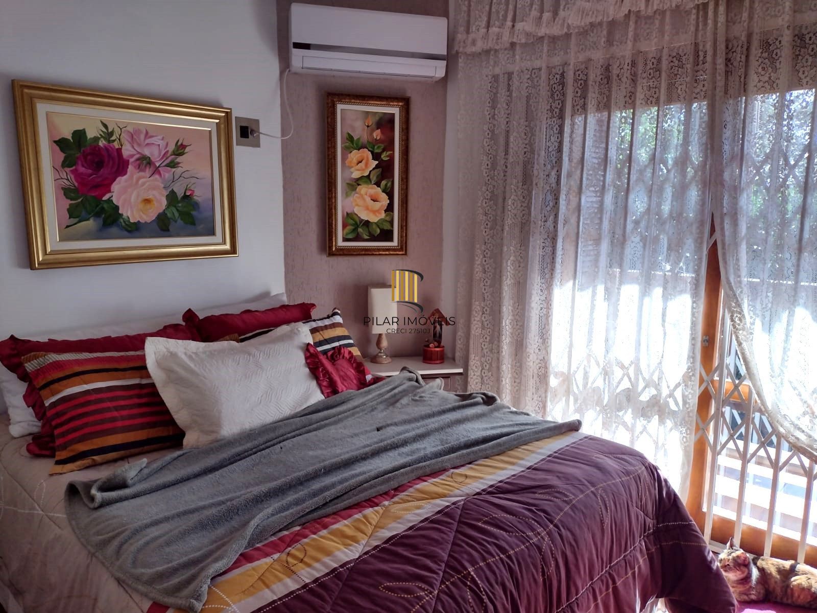 Casa 4 dormitórios no bairro Partenon