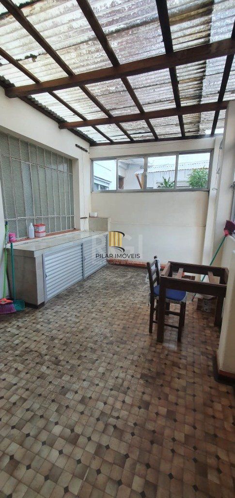 Casa para Venda 3 dormitórios, 2 vagas - Petrópolis