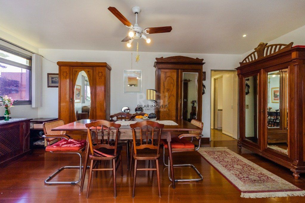 Apartamento para Venda - 138m², 3 dormitórios, sendo 1 suites, 1 vaga - Petrópolis