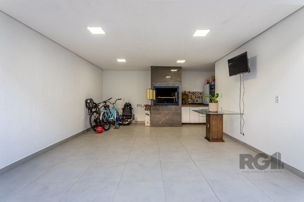 Casa sobrado no bairro Santo Antônio de 4 dormitórios e 3 vagas