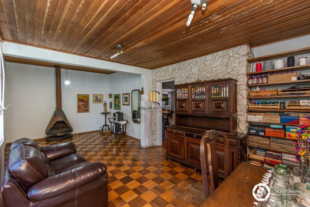 Casa para Venda de 3 dormitórios, Petrópolis