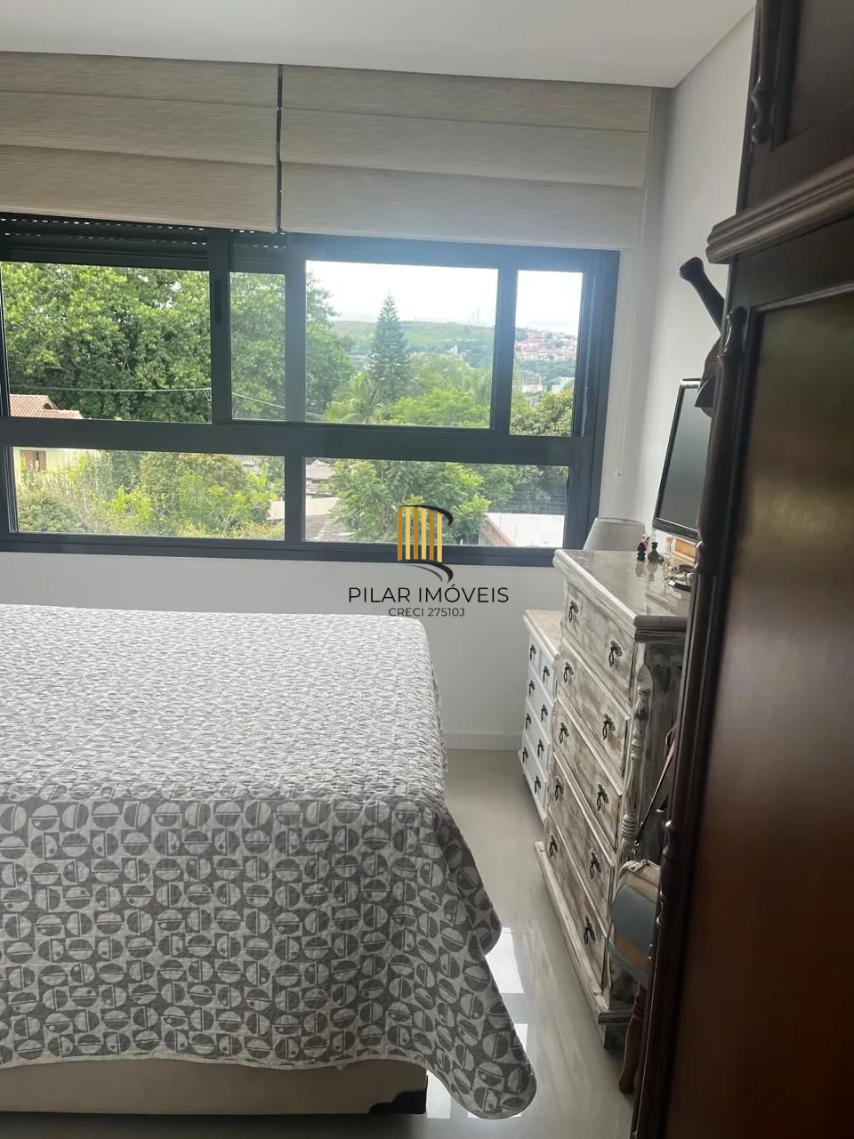 Apartamento no bairro Cristal de 2 dormitórios e vaga MOBILIADO
