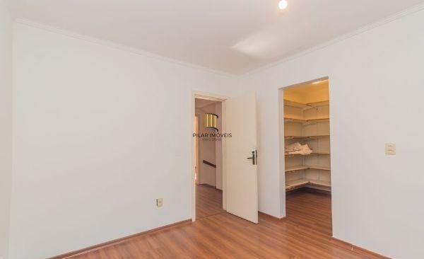 Casa em Condomínio em Ipanema de 3 dormitórios e 2 vagas