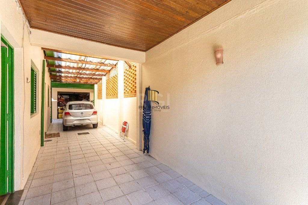 Casa para Venda - 143.32m², 3 dormitórios, sendo 1 suites, 5 vagas - Parque Santa Fé