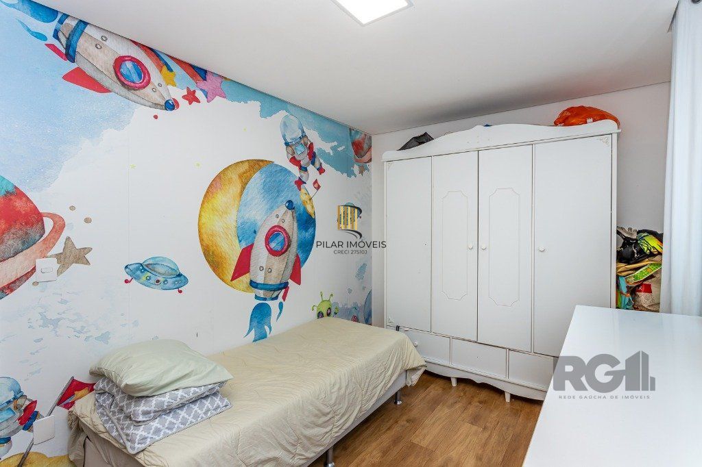 Casa sobrado no bairro Santo Antônio de 4 dormitórios e 3 vagas