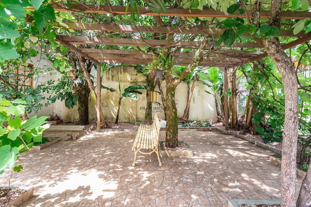 Casa para Venda - 740m², 5 dormitórios, sendo 1 suites, 3 vagas - Vila Assunção