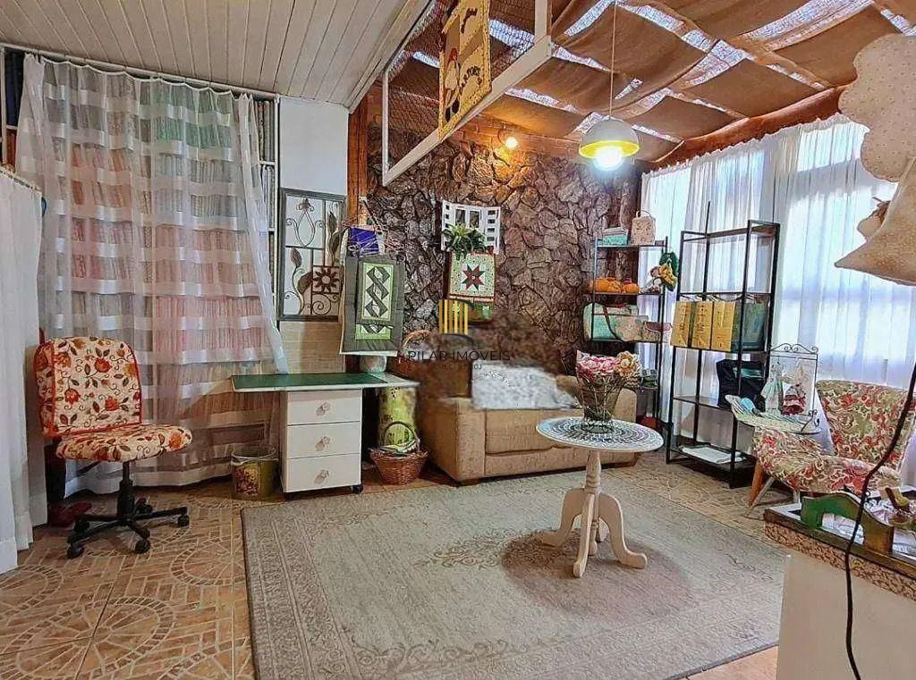 Sobrado 3 dormitórios no bairro Jardim Algarve