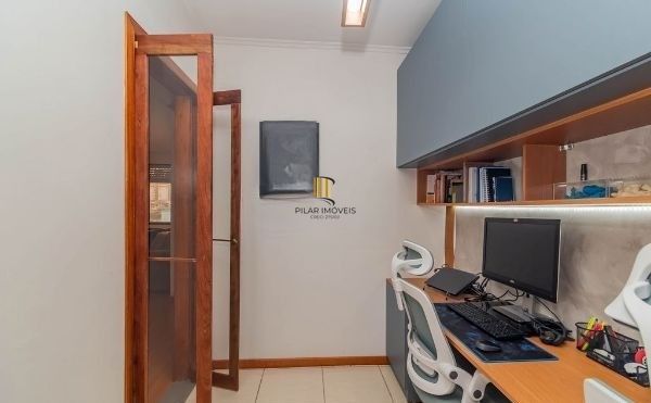 Apartamento de 4 dormitórios e vaga no Jardim do Salso