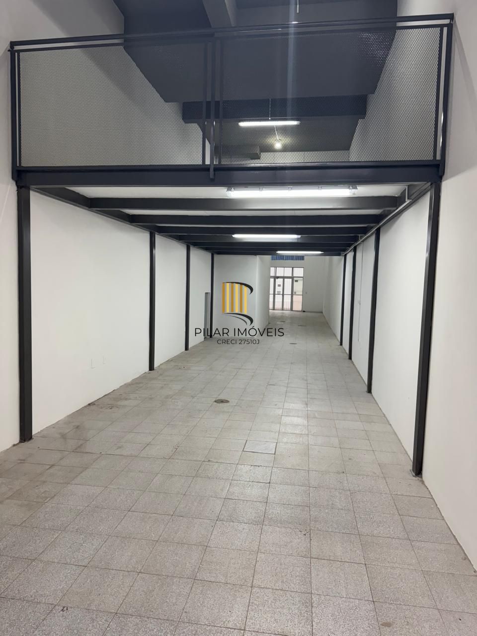 Loja 1 dormitório no bairro Passo da Areia - Pilar Imóveis