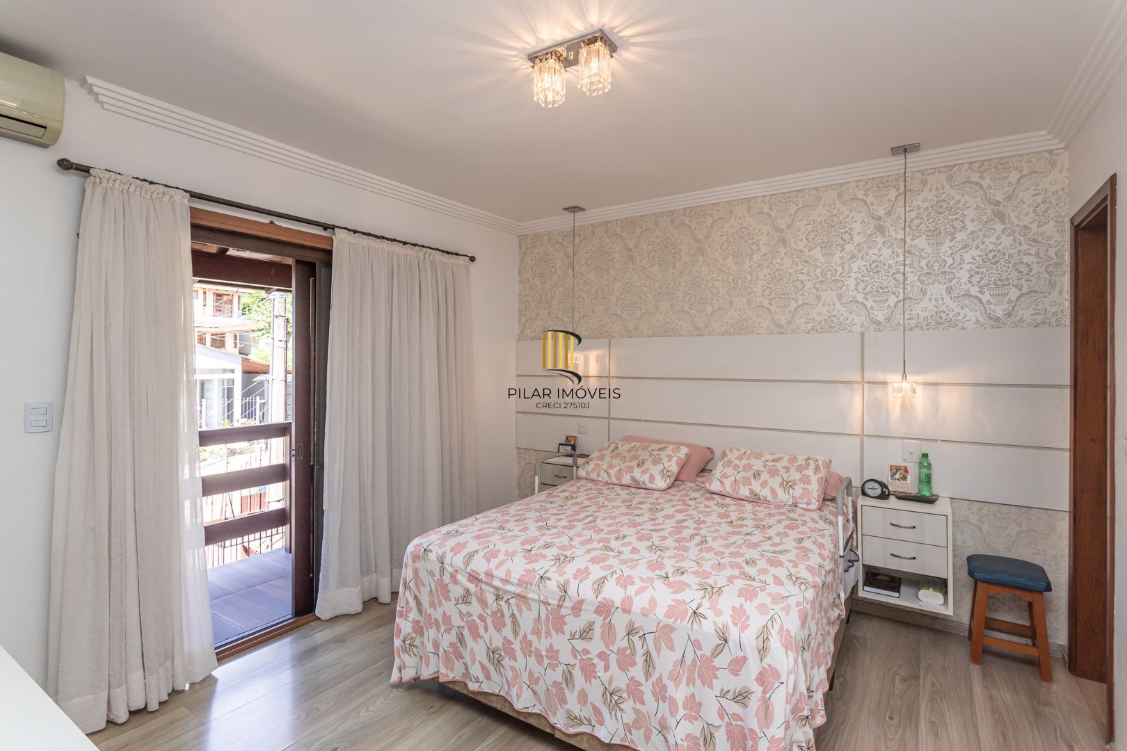 Casa 3 dormitórios no bairro Camaquã