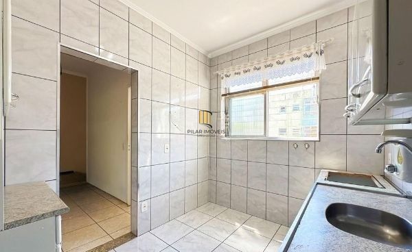 Apartamento no bairro Cristal de 3 dormitórios e vaga DESOCUPADO