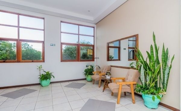 Apartamento na Cavalhada de 2 dormitórios e vaga