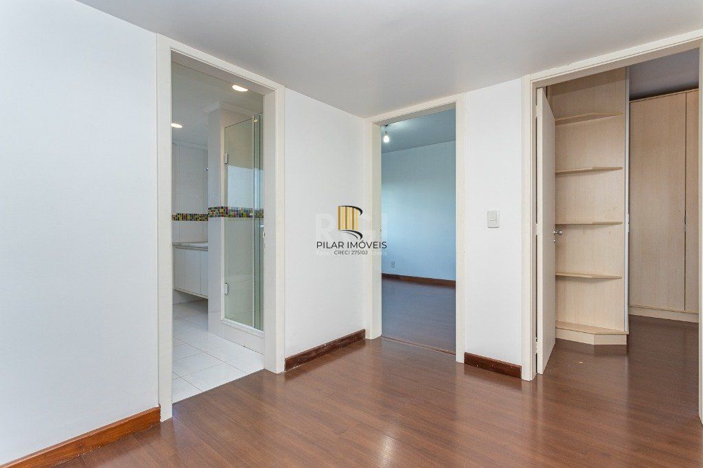 Apartamento no bairro Higienópolis com 190m² de 3 dormitórios e 2 vagas