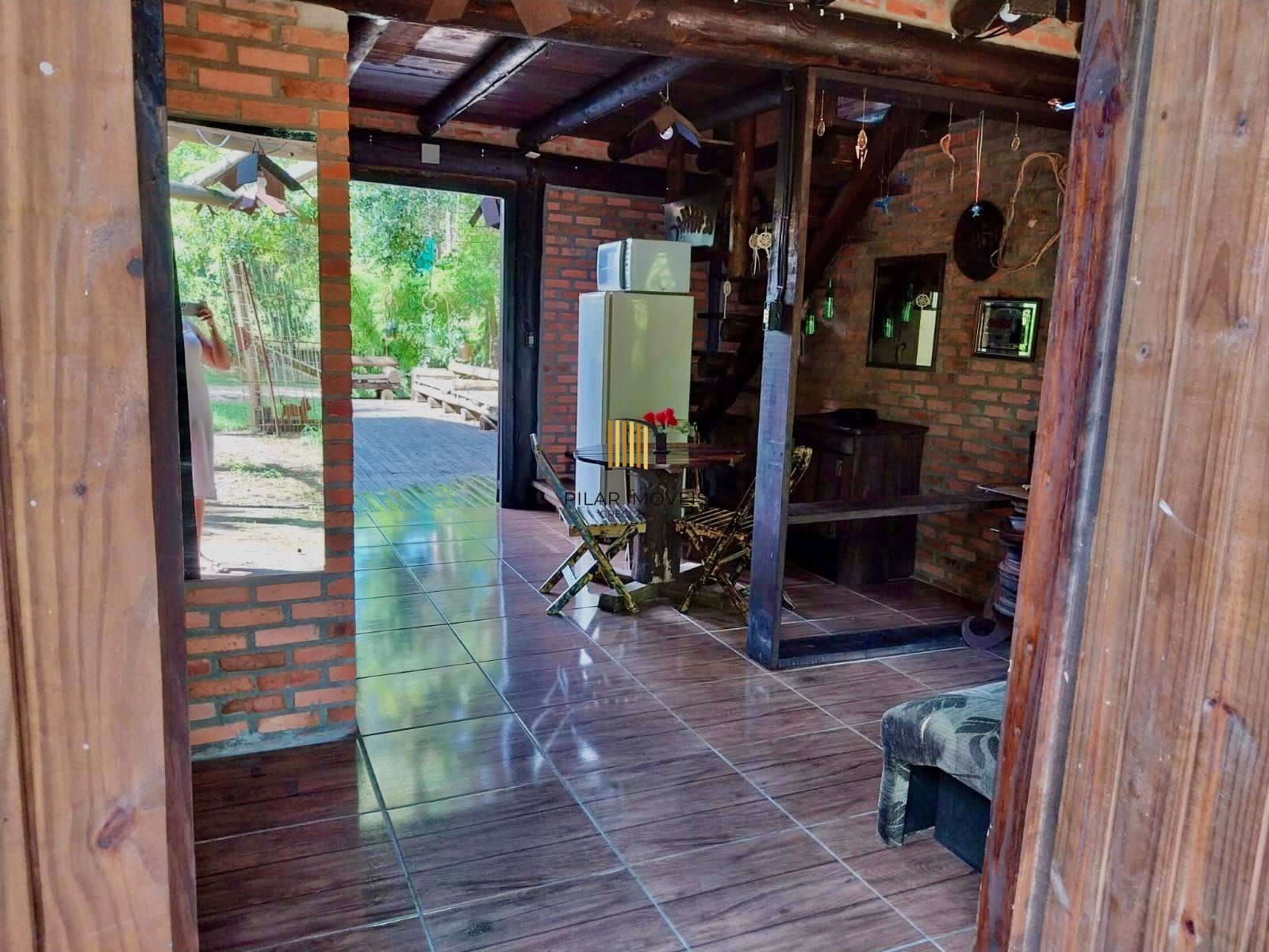 Sobrado 1 dormitório no bairro Alto Arroio