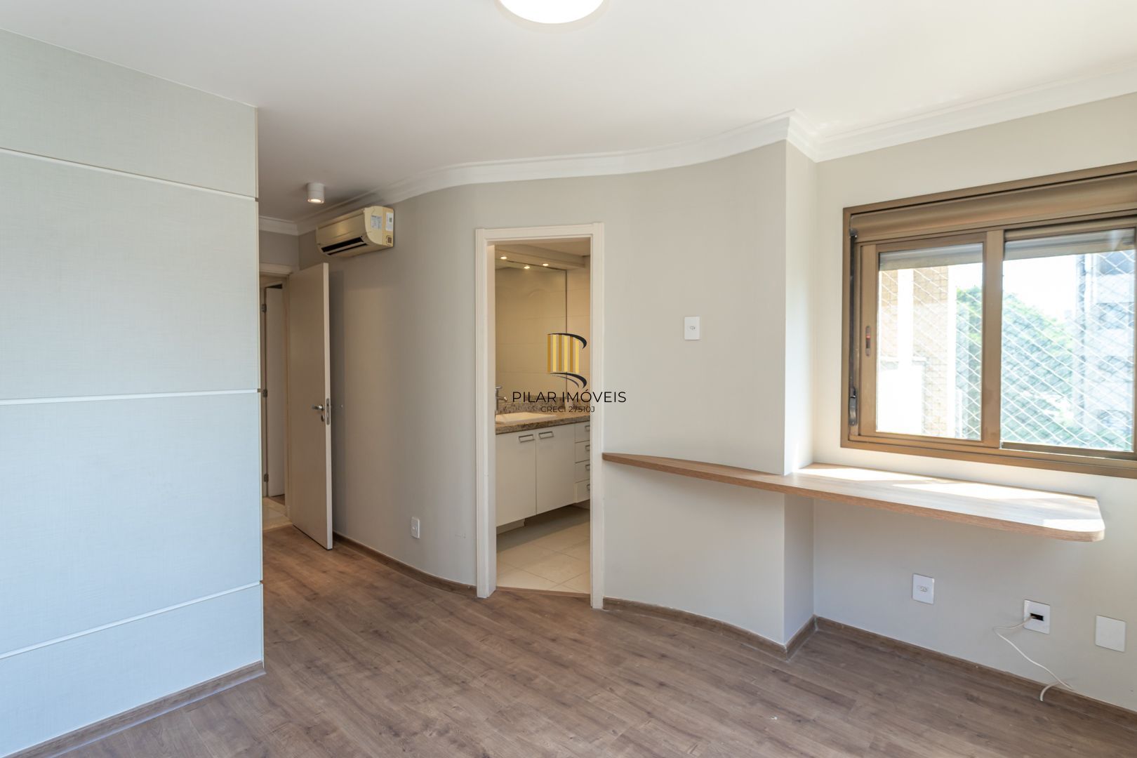 Apartamento no bairro Mont Serrat de 2 suítes e 2 vagas DESOCUPADO