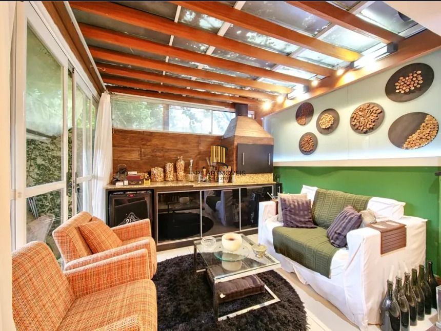 Casa em condomínio no bairro Teresópolis