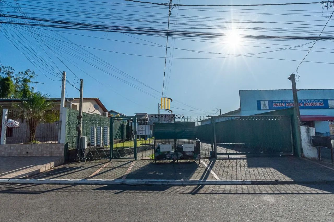 Casa 2 dormitórios no bairro Parque dos Anjos