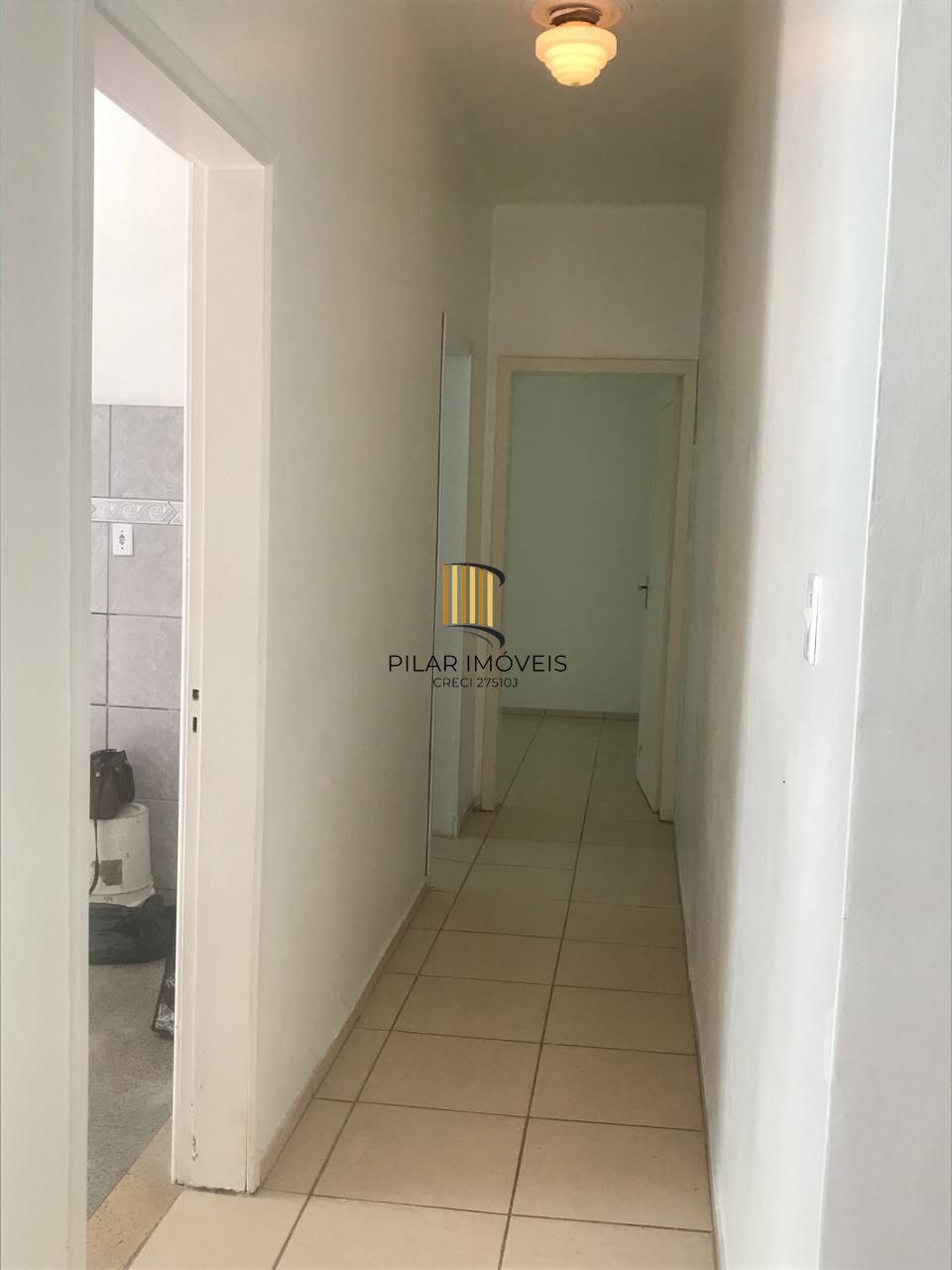 Apartamento no bairro Teresópolis de 1 dormitório térreo com pátio