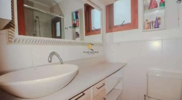 Casa sobrado no bairro Vila Ipiranga de 4 dormitórios e 2 vagas