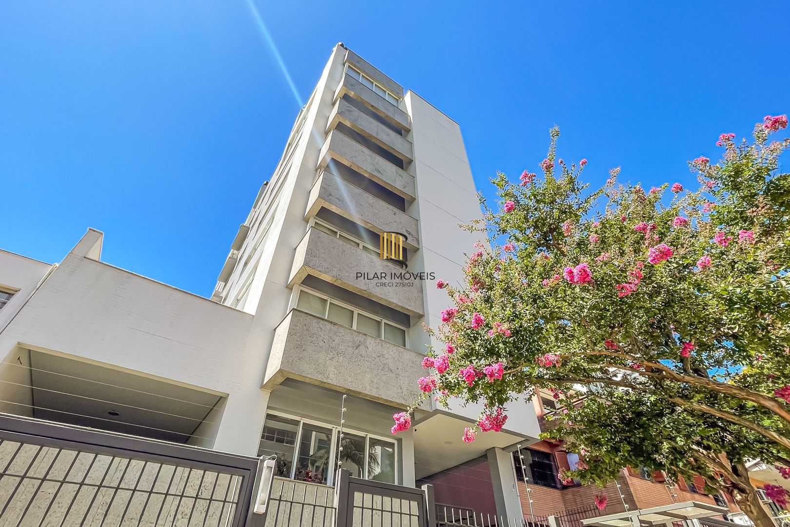 Apartamento Garden no bairro Pertrópolis de 3 dormitórios e 2 vagas DESOCUPADO