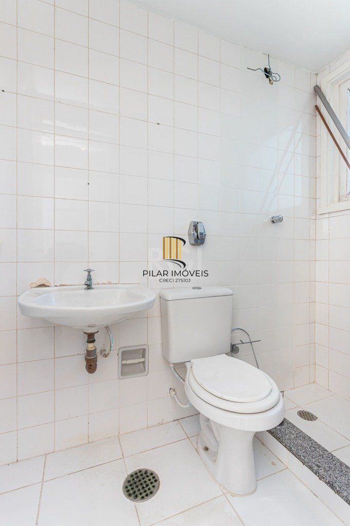 Apartamento no bairro Higienópolis com 190m² de 3 dormitórios e 2 vagas