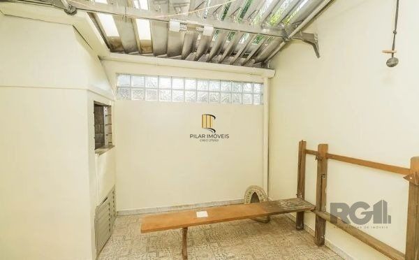 Casa condomínio no Humaitá de 3 dormitórios e vaga DESOCUPADA