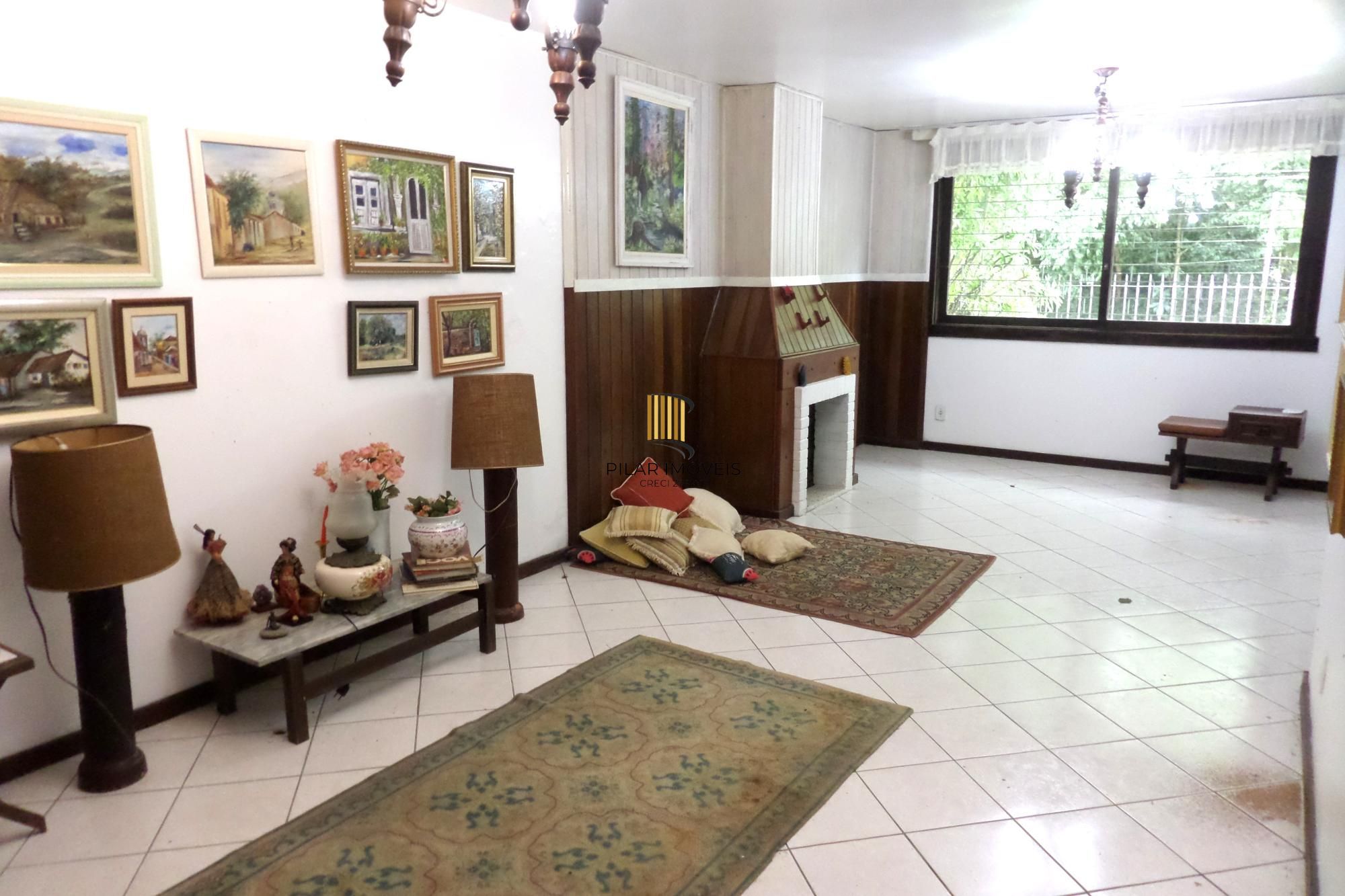 Casa no bairro Ipanema de 3 dormitórios e 2 vagas