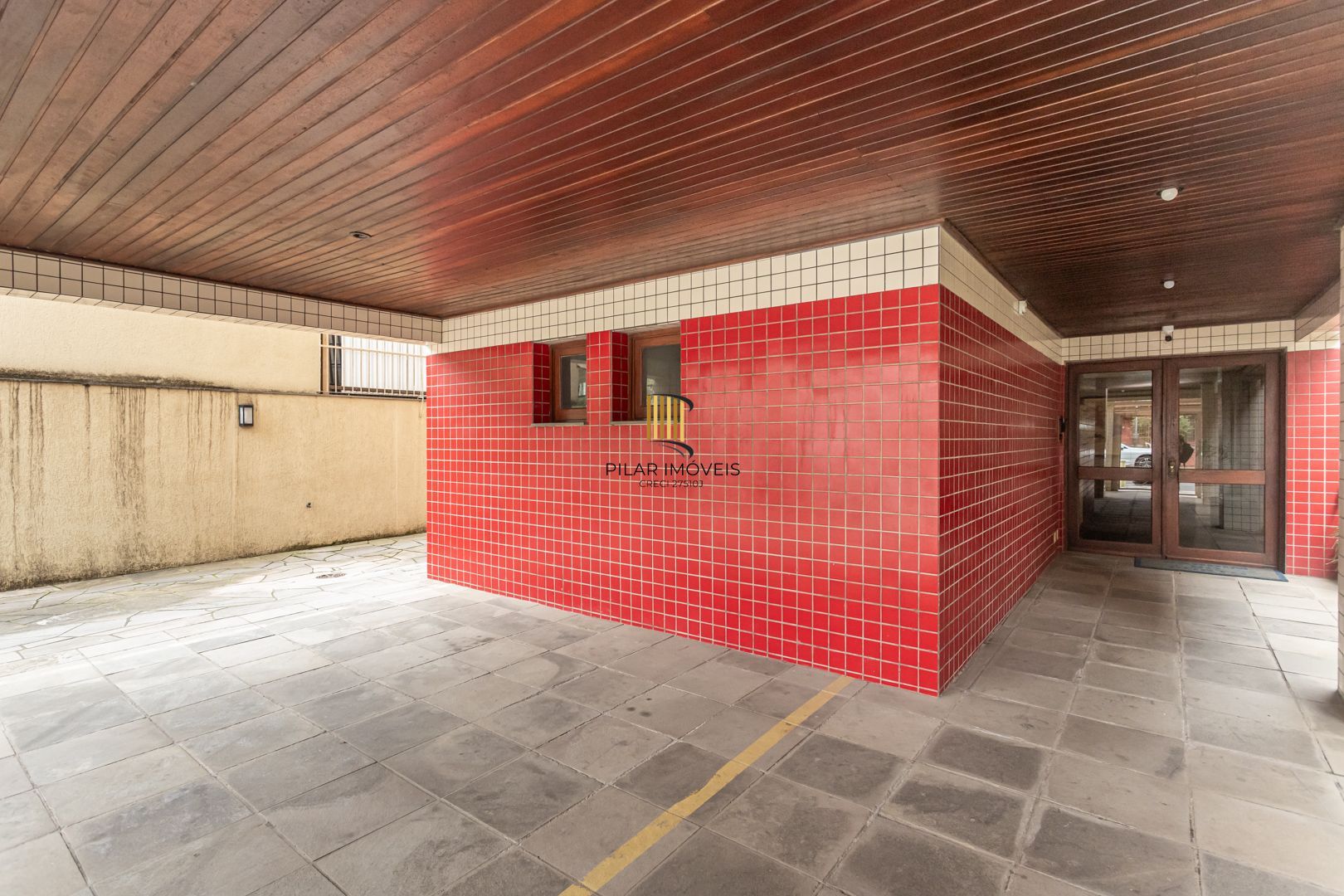 APTO DE 01 DORMITÓRIO , ELEVADOR, SACADA NA SALA E NO QUARTO, BAIRRO SANTANA