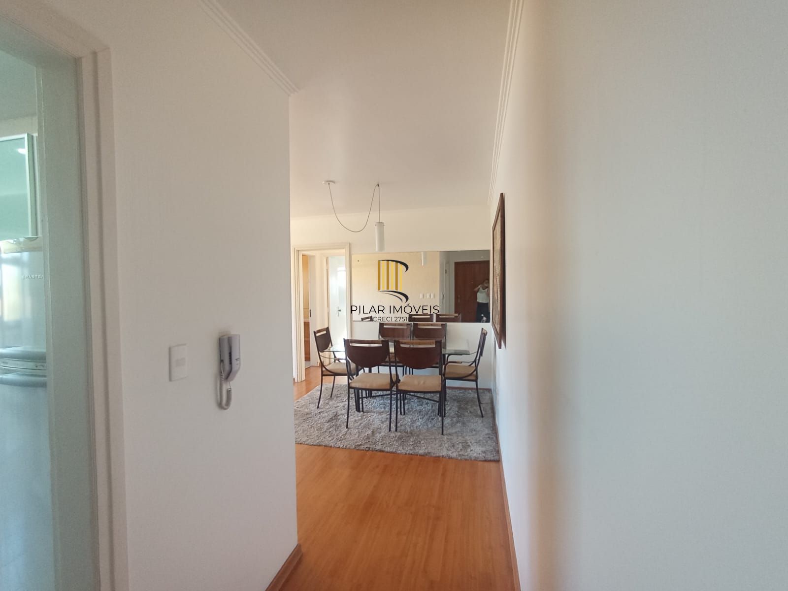 Apartamento no bairro Teresópolis de 2 dormitórios e vaga DESOCUPADO