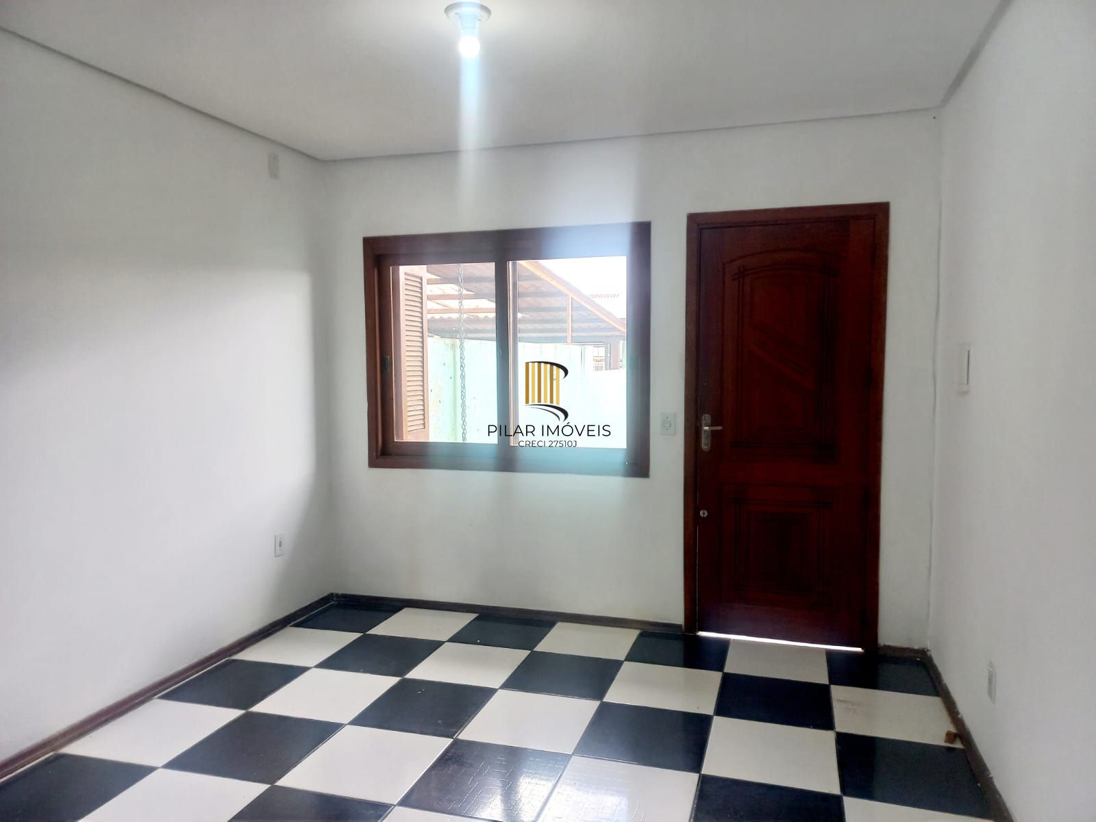 Casa 2 dormitórios no bairro Jardim Algarve