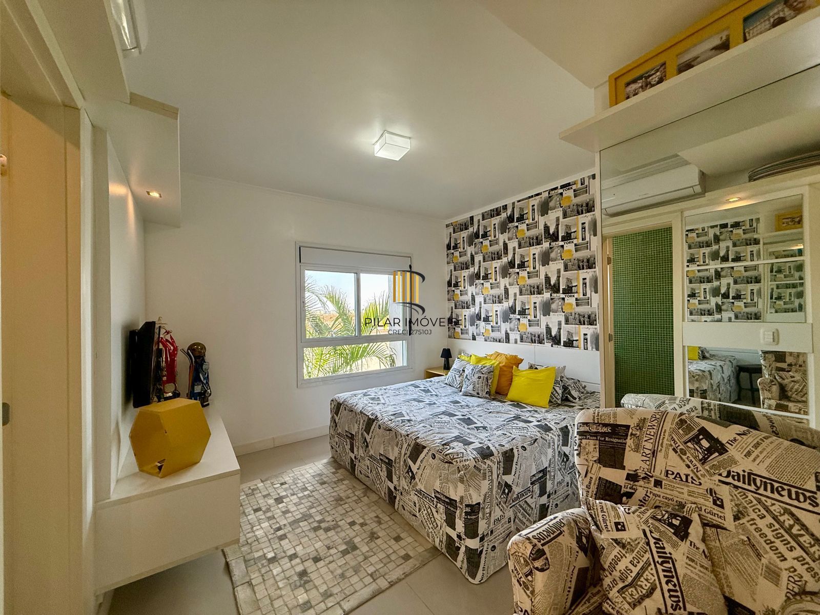 Casa 4 dormitórios no bairro Maristela