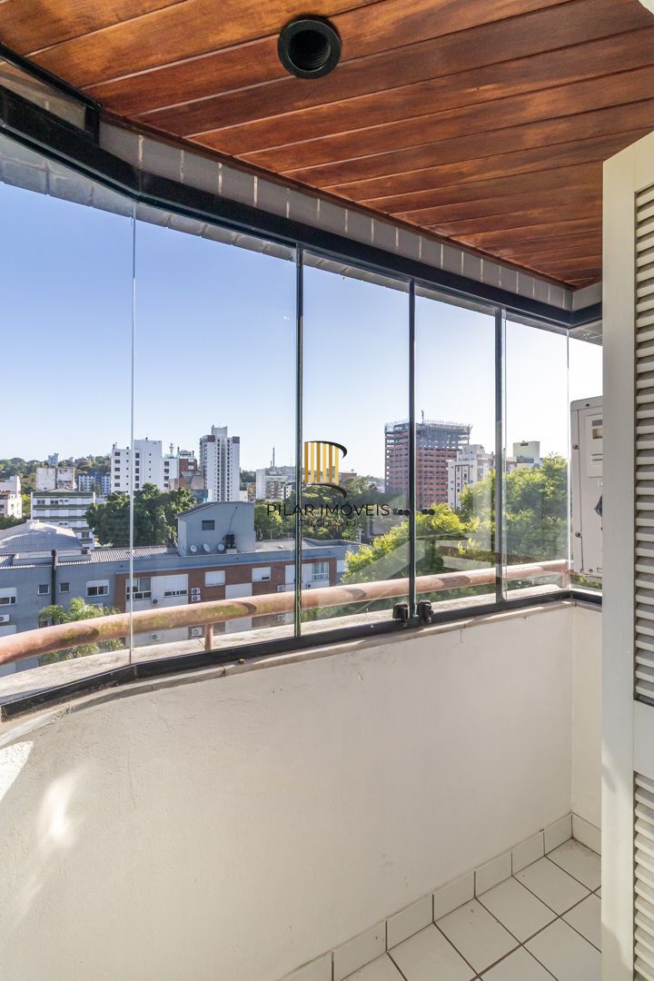 Cobertura no Menino Deus de 3 dormitórios e 2 vagas DESOCUPADO