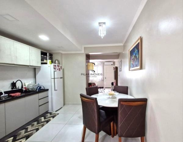 Casa em Condomínio no Humaitá de 2 dormitórios vaga e infra