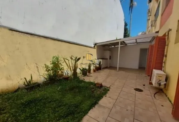 Apartamento Térreo com pátio no Menino Deus de 1 dormitório DESOCUPADO