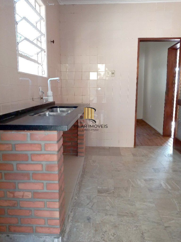 Casa para Venda - 170m², 4 dormitórios, sendo 1 suites, 2 vagas - Tristeza