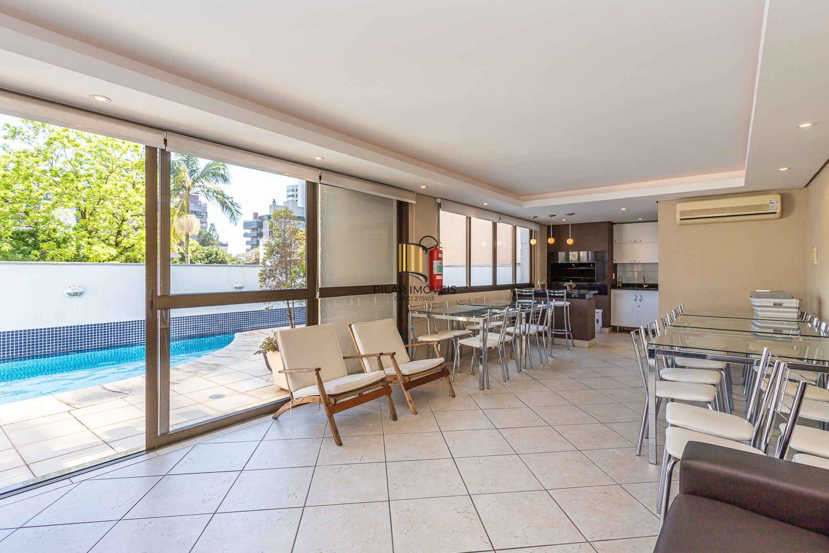 Apartamento no bairro Mont Serrat de 2 suítes e 2 vagas DESOCUPADO