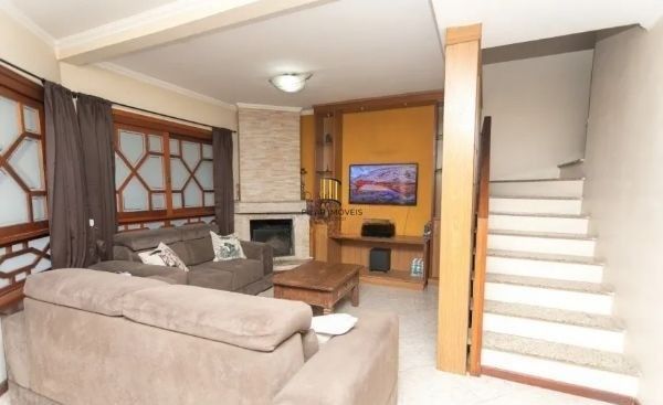 Casa sobrado no bairro Ecoville de 3 dormitórios e 4 vagas