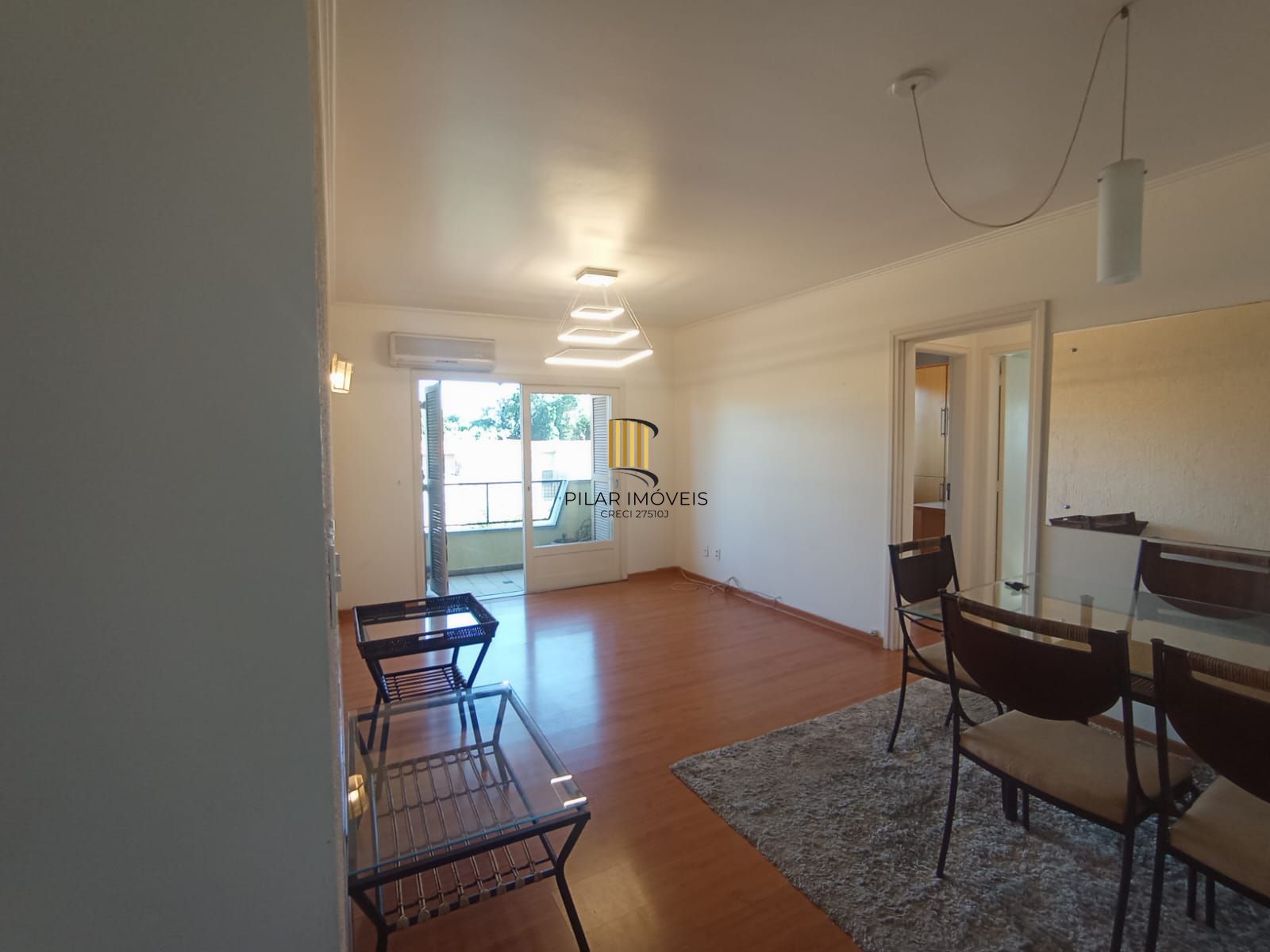 Apartamento no bairro Teresópolis de 2 dormitórios e vaga DESOCUPADO