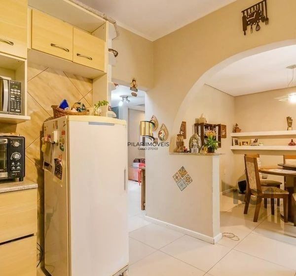 Casa sobrado no Partenon de 4 dormitórios e 2 vagas