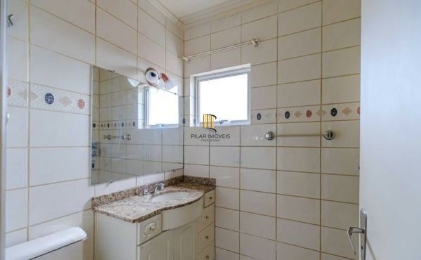 Apartamento na Medianeira de 2 dormitórios e vaga