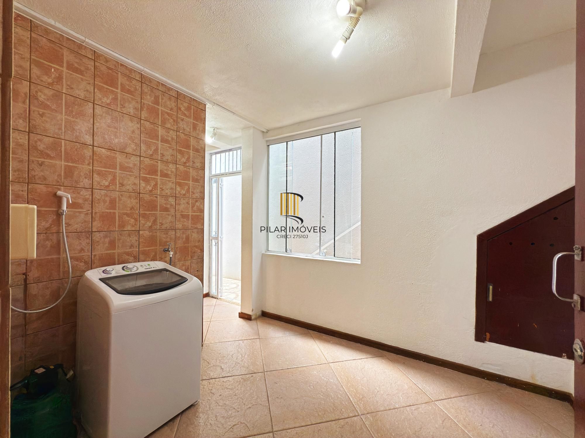 Casa 3 dormitórios no bairro Medianeira