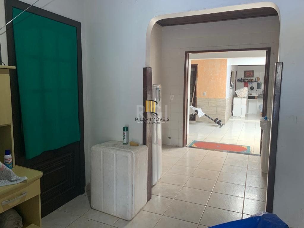 Casa para Venda - 179m², 4 dormitórios, sendo 1 suites, 3 vagas - Centro
