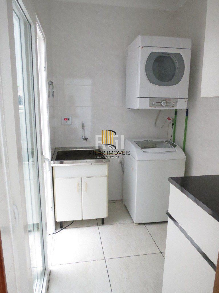 Casa para Venda - 220m², 3 dormitórios, sendo 2 suites, 4 vagas - Coronel Aparício Borges