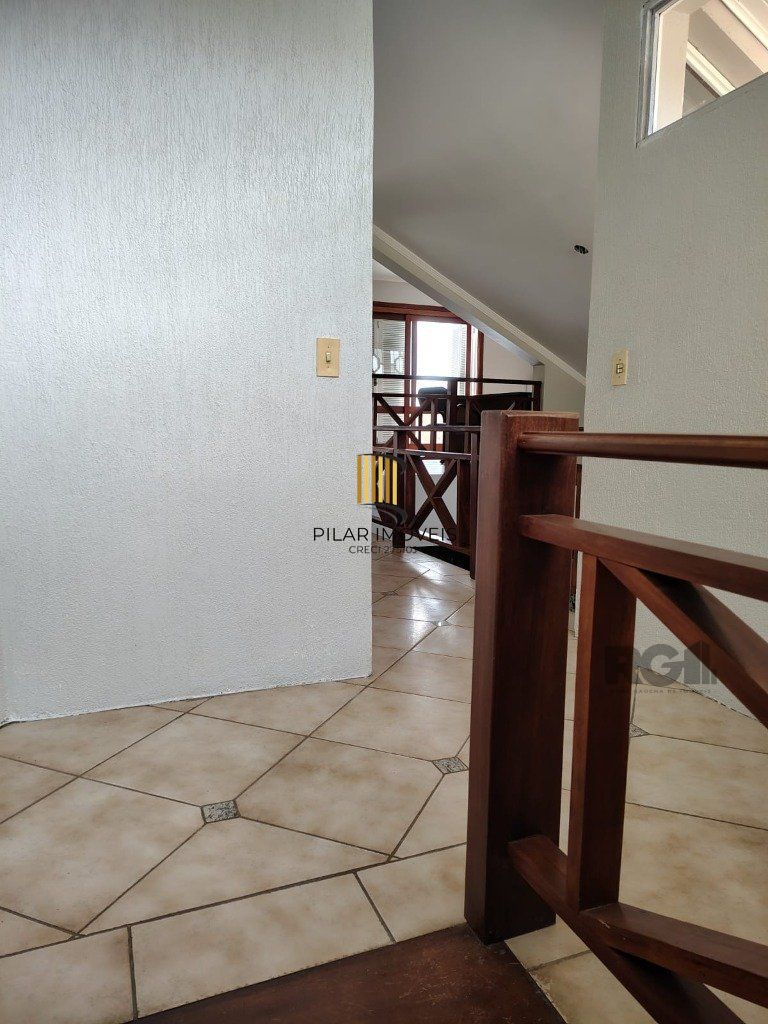 Casa sobrado com 300m² na Vila Nova de 3 dormitórios e 4 vagas