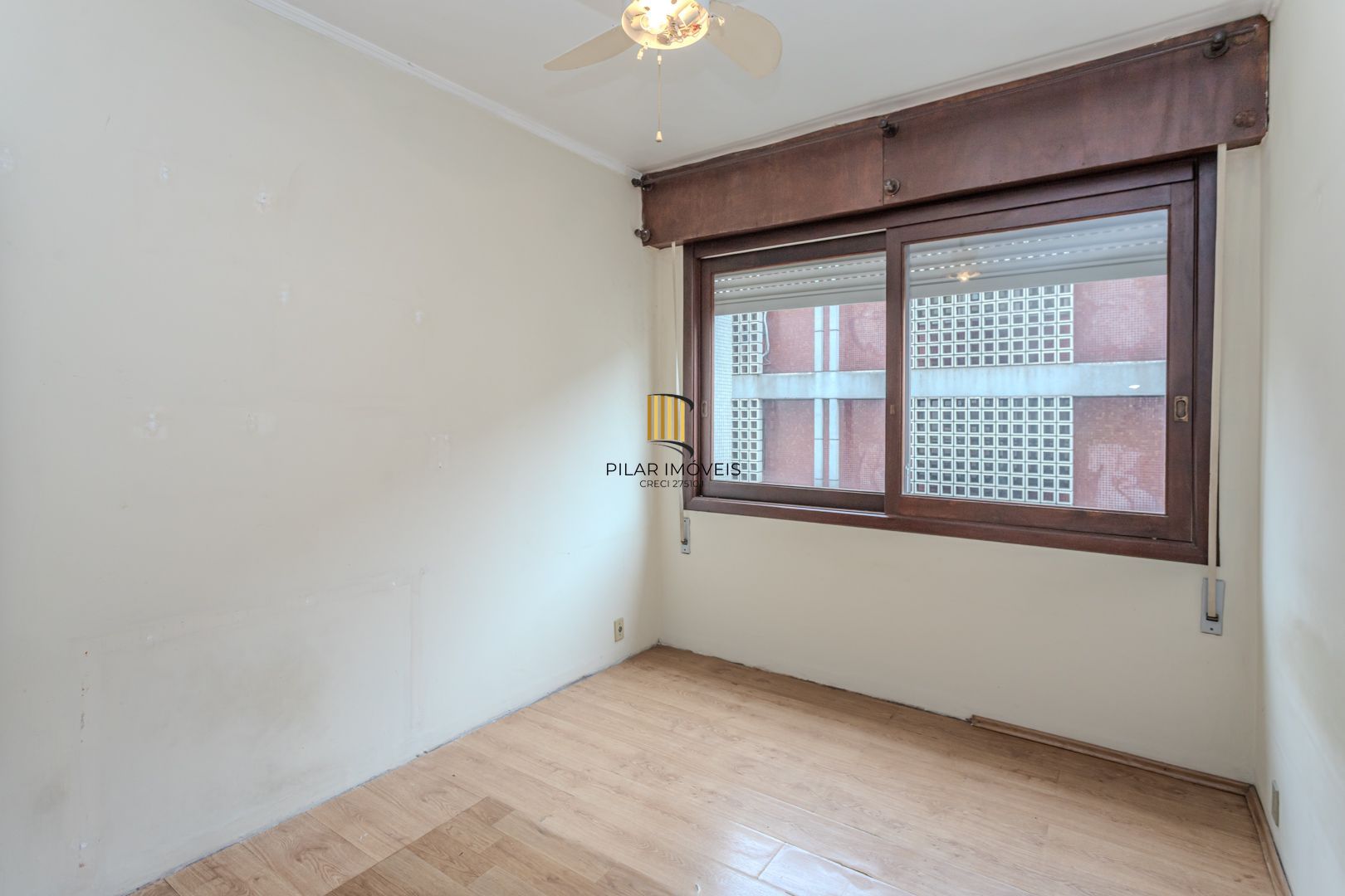 Apartamento no Centro de 2 dormitórios DESOCUPADO