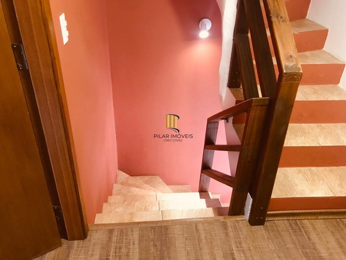 Casa em Canela no bairro Vila Maggi de 3 dormitórios