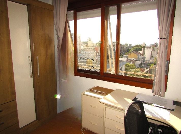 Cobertura no bairro Higienópolis de 3 dormitórios e 2 vagas